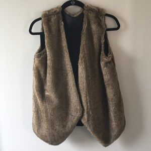 FUR VEST